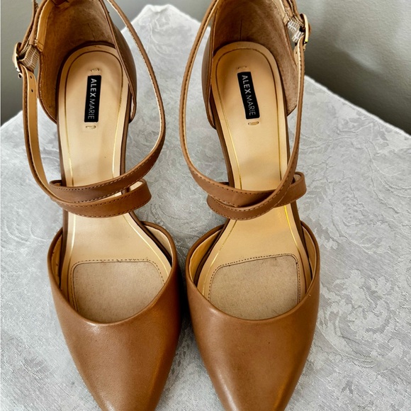 Neutral Heels - Picture 2 of 3